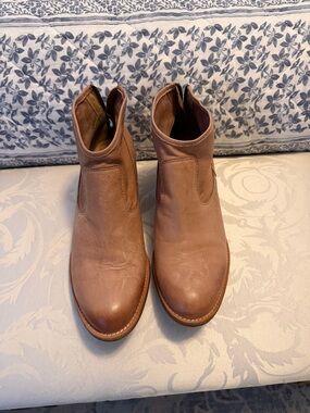 Sofft Tan Leather Ankle Booties